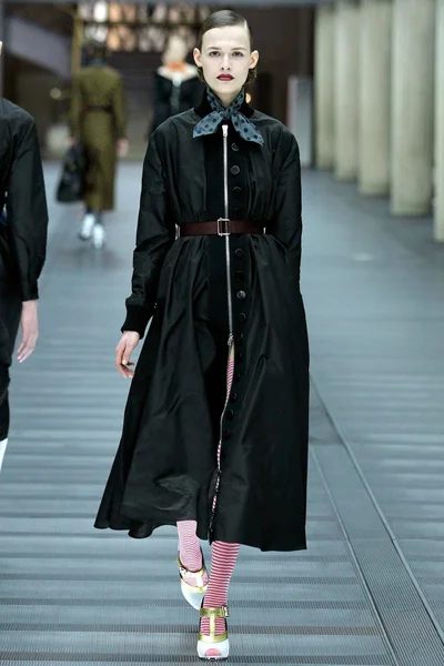 Look 25